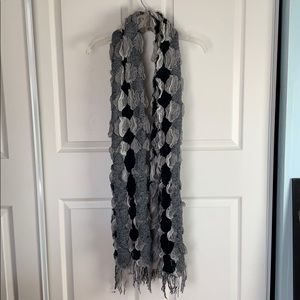 Black and white ruffle scarf